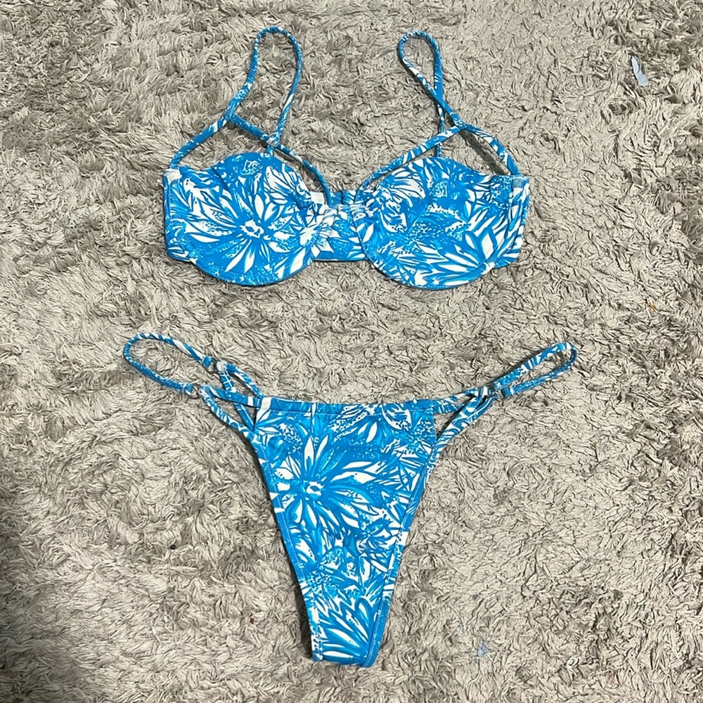 Frankie’s bikini set
